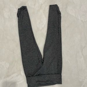 Forever 21 grey speckle legging with sinched ankle